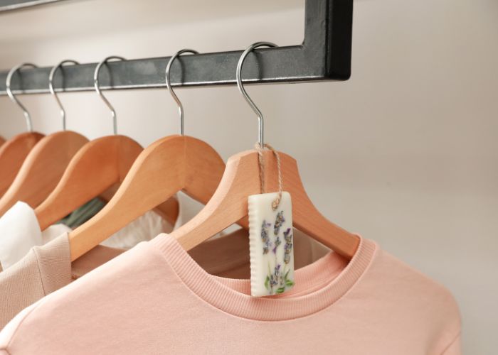 Wardrobe scents