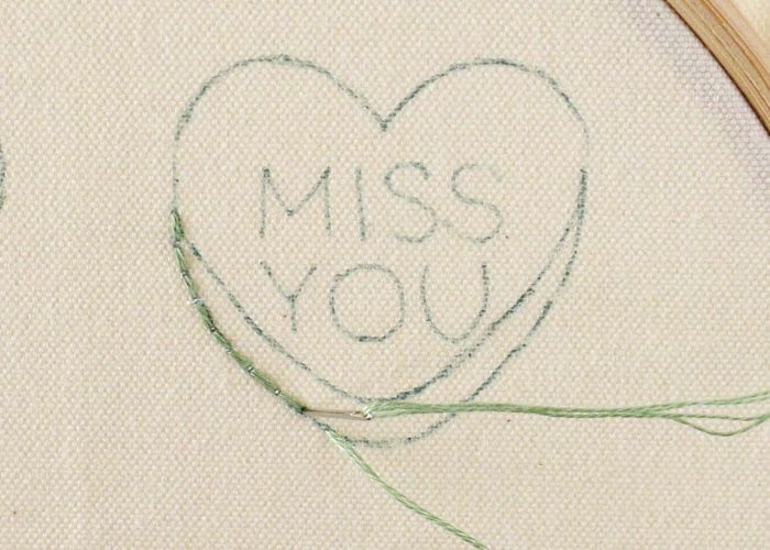 Ricamare il cuore verde con il punto indietro