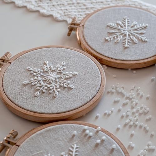 Five Snowflakes - Christmas hand embroidery pattern auf Etsy  